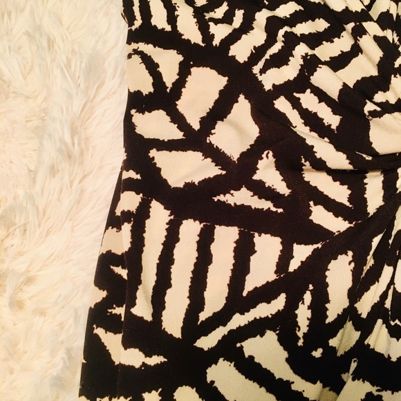 Printed Wrap Dress - Picture 3 of 3